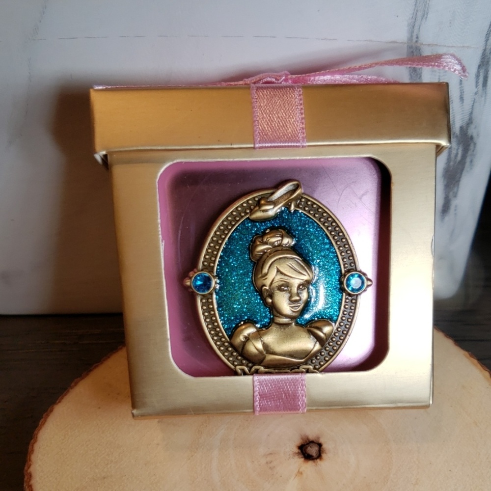 Disney Pin March- Cinderella